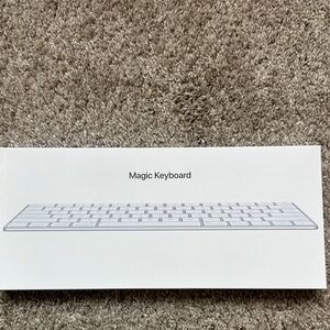Apple Magic Keyboard - Sleek White Design